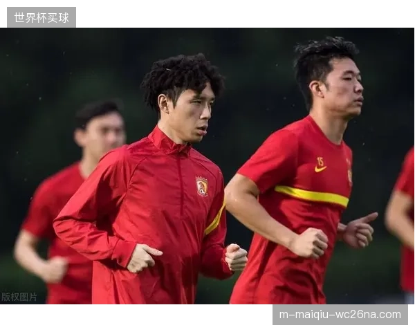 老将海多斯继续扮演中场节拍器，卡塔尔阵容老化问题或成潜在隐患。