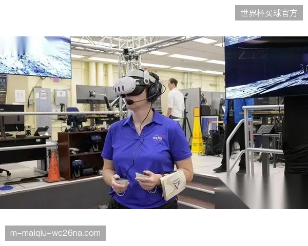 VR-AR技术将进入裁判室，允许裁判以虚拟形式进入场上任何球员的视角，沉浸式地复核争议瞬间，从而做出更符合现场情境的判断